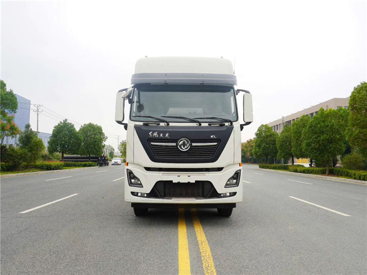 东风天龙前四后八9.6米冷藏车