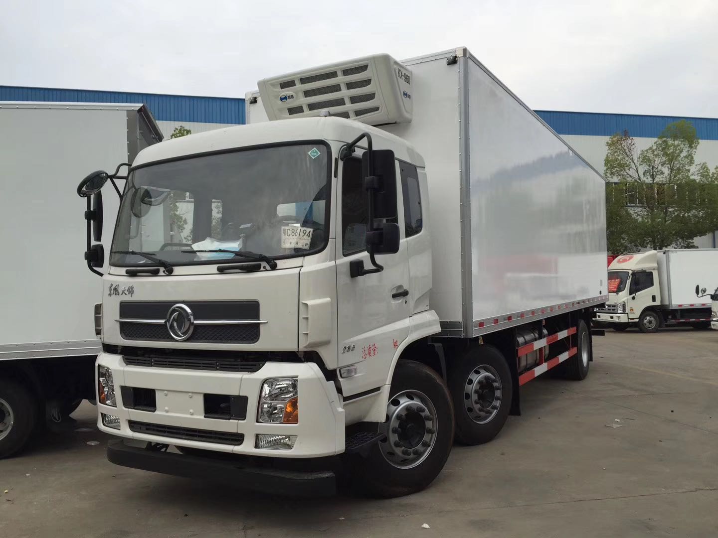 东风天锦（8.6米）冷藏车