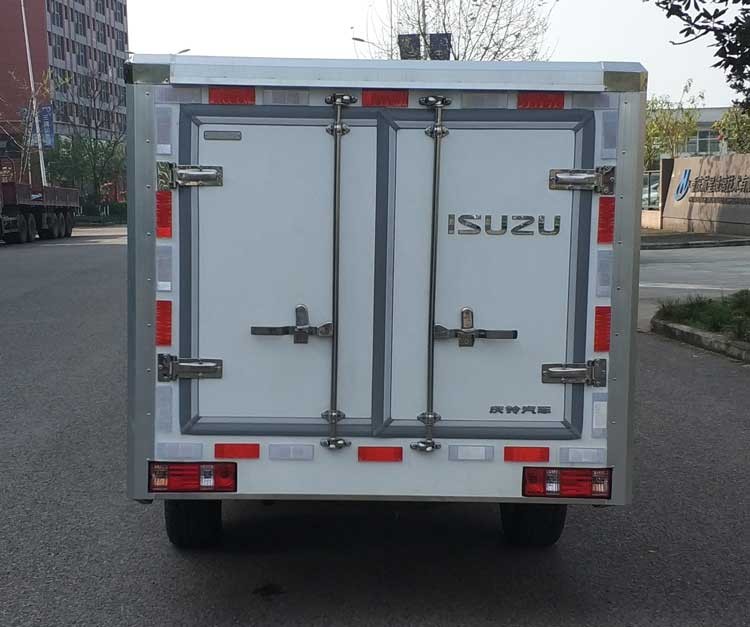 新款五十铃皮卡冷藏车