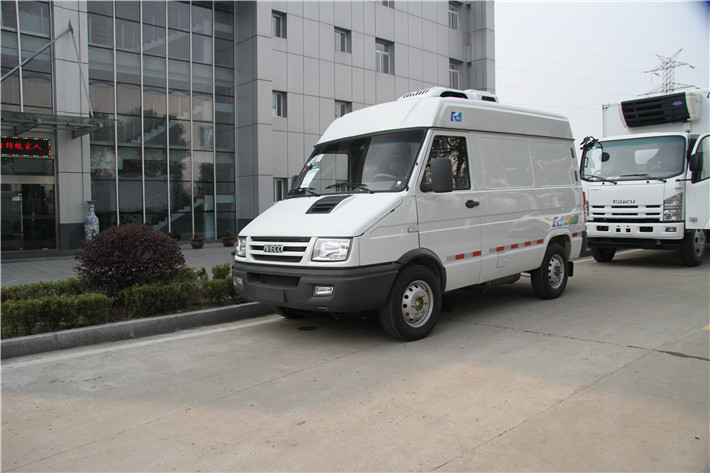 依维柯药品运输冷藏车