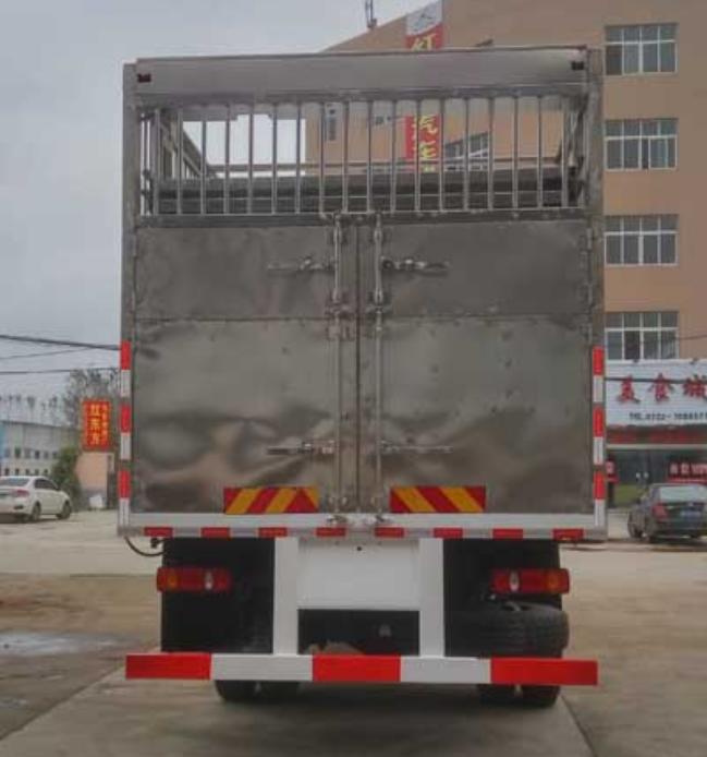 东风6.5米运猪车（栅栏式）