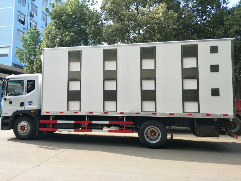 东风D9恒温运猪车