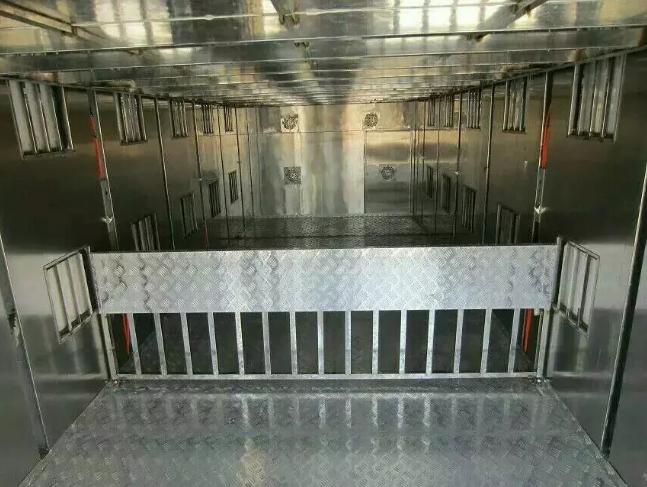 东风D9恒温运猪车