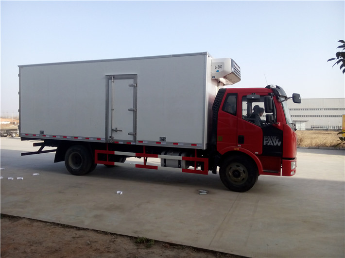 （国六）解放J6L 6米8冷藏车