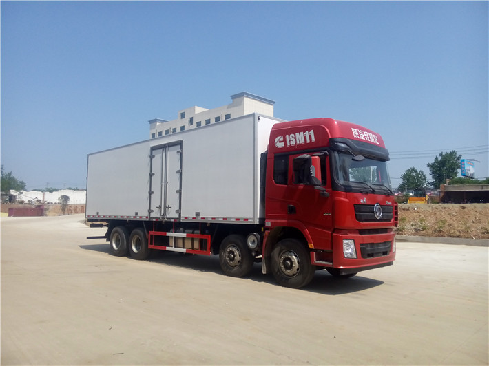 陕汽德龙前四后八9.6米冷藏车