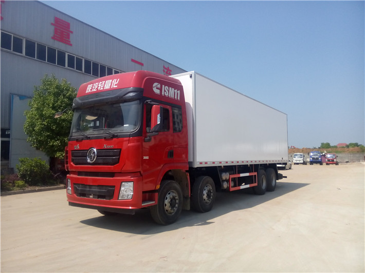 陕汽德龙前四后八9.6米冷藏车