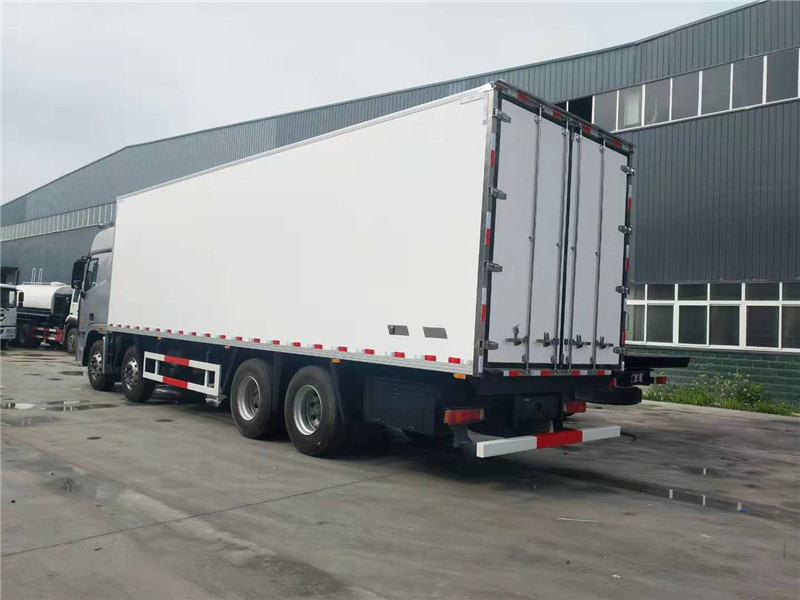 福田欧曼GTL 9.6米冷藏车
