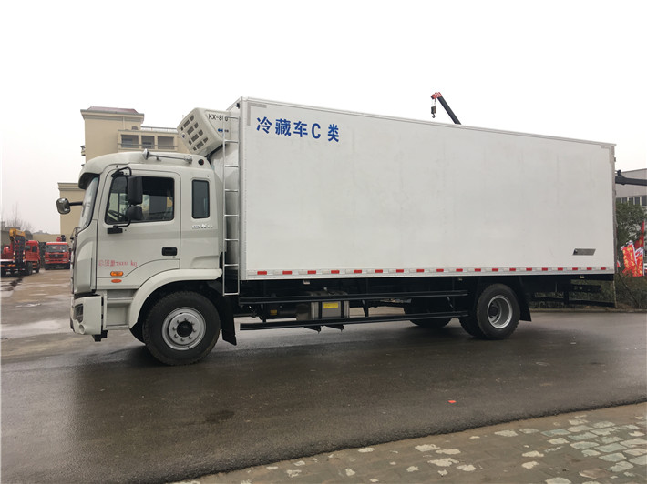 江淮格尔发6.8米冷藏车
