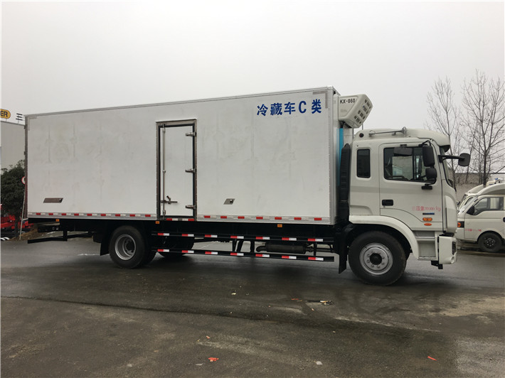 江淮格尔发6.8米冷藏车
