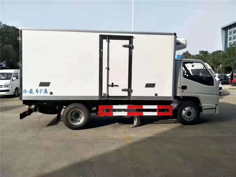 江铃顺达4.2米冷藏车