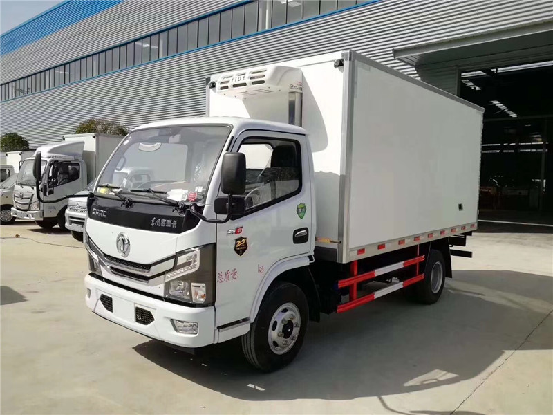 东风多利卡4.2米冷藏车