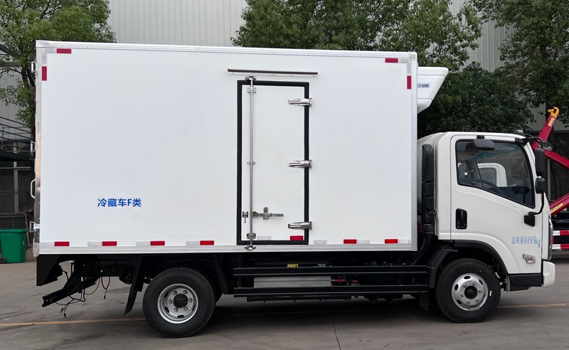 新能源吉利绿牌（4.2米）冷藏车